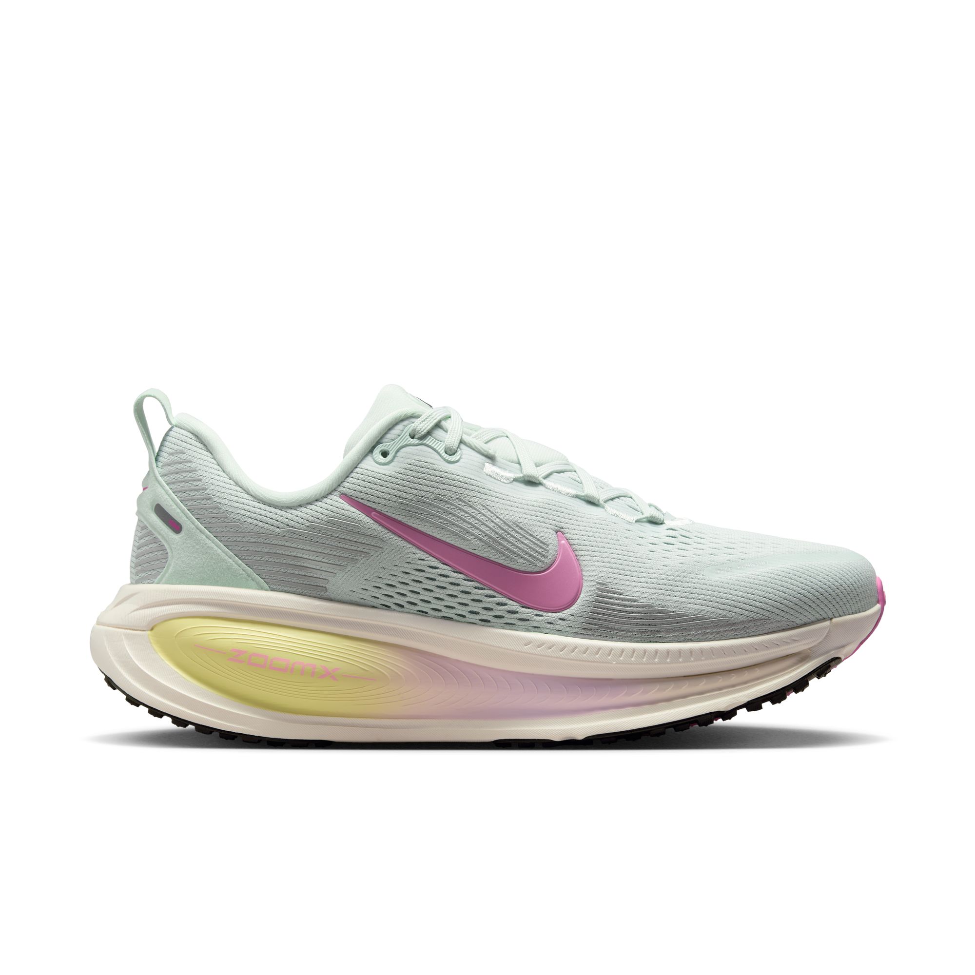W NIKE VOMERO 18 image number null