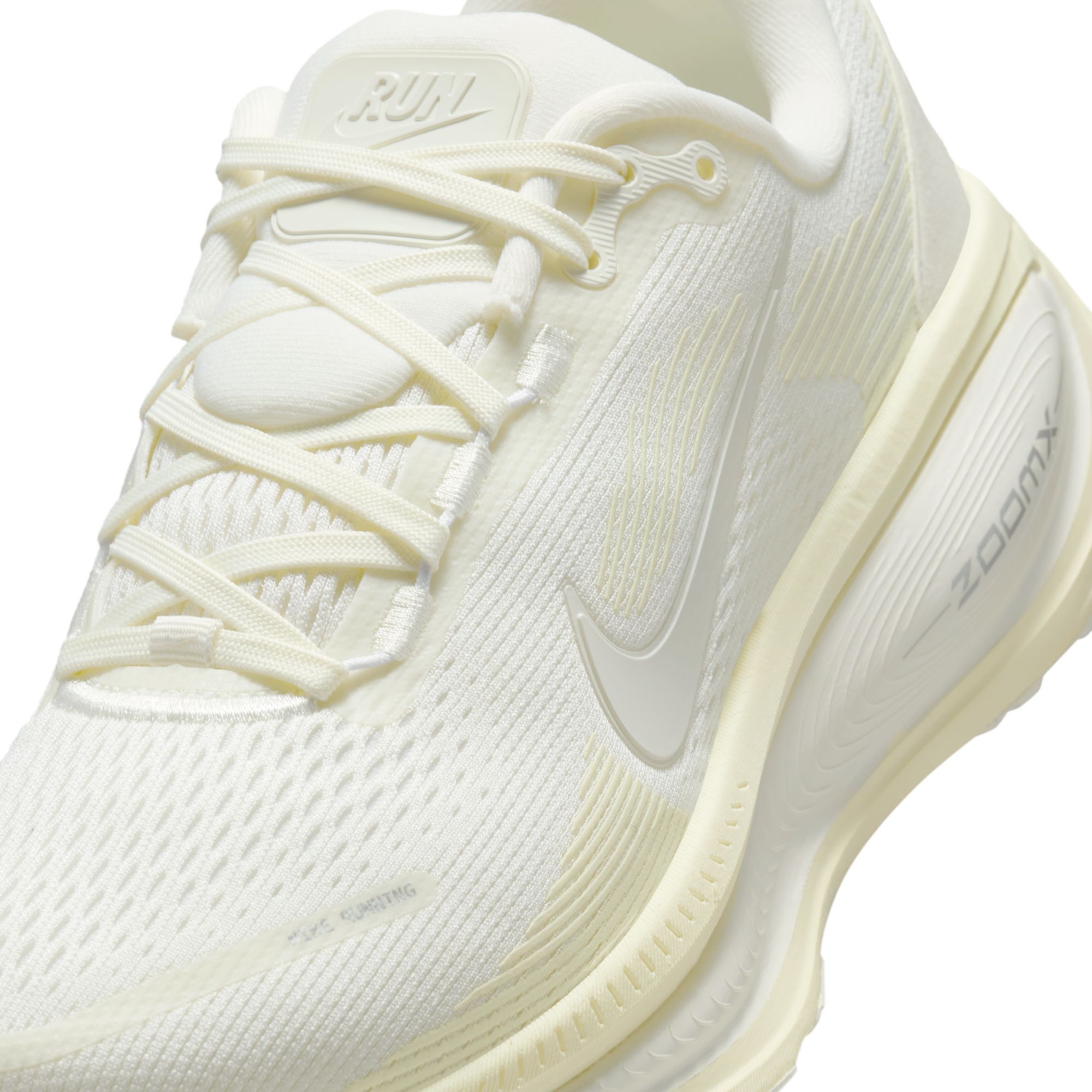 W NIKE VOMERO 18 image number null