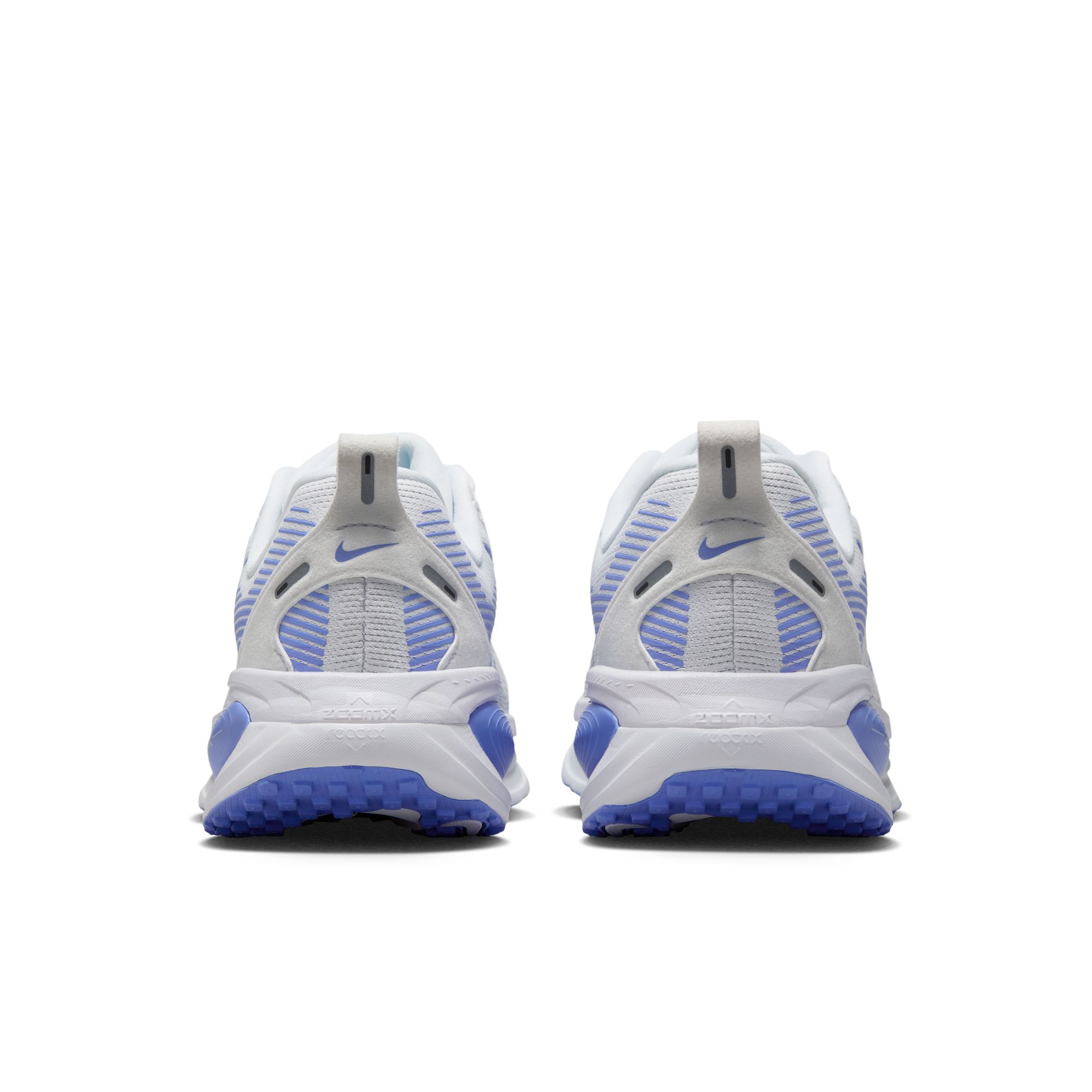 W NIKE VOMERO 18 image number null