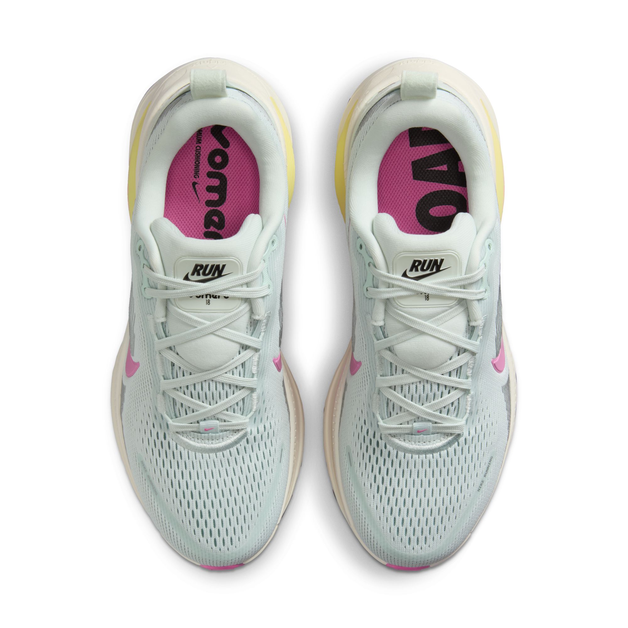 W NIKE VOMERO 18 image number null