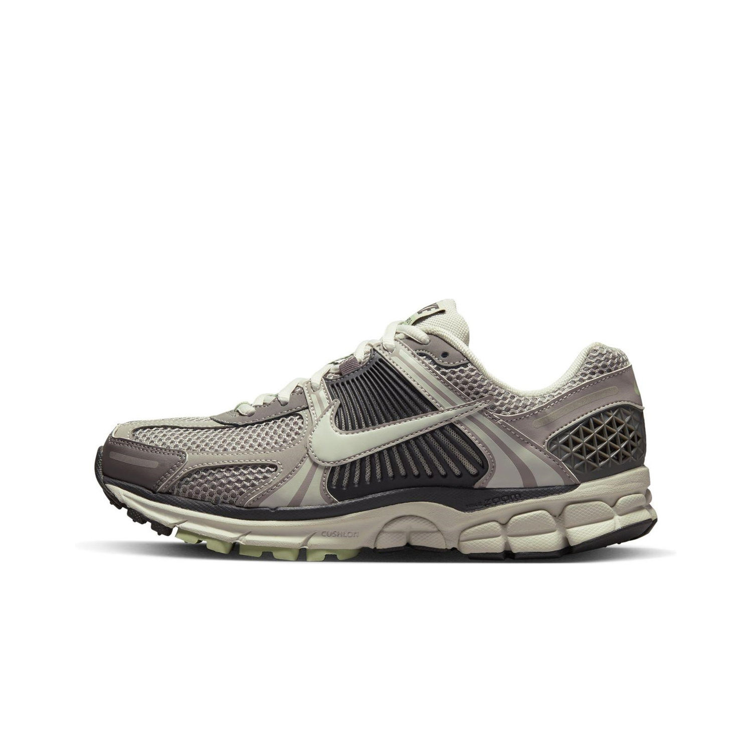 NIKE ZOOM VOMERO 5